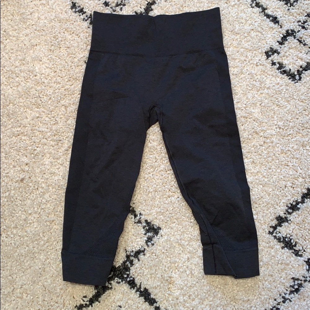 Lululemon crops